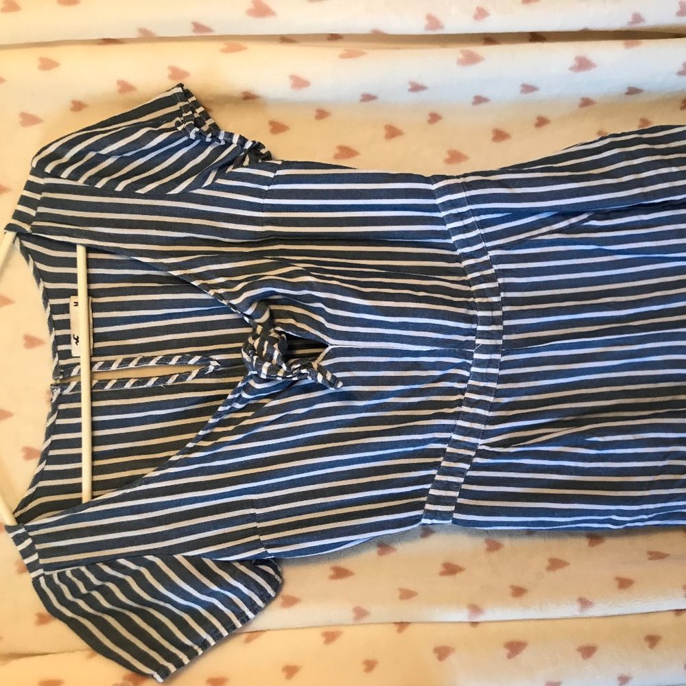 Striped blue+white romper from Hollister+pockets